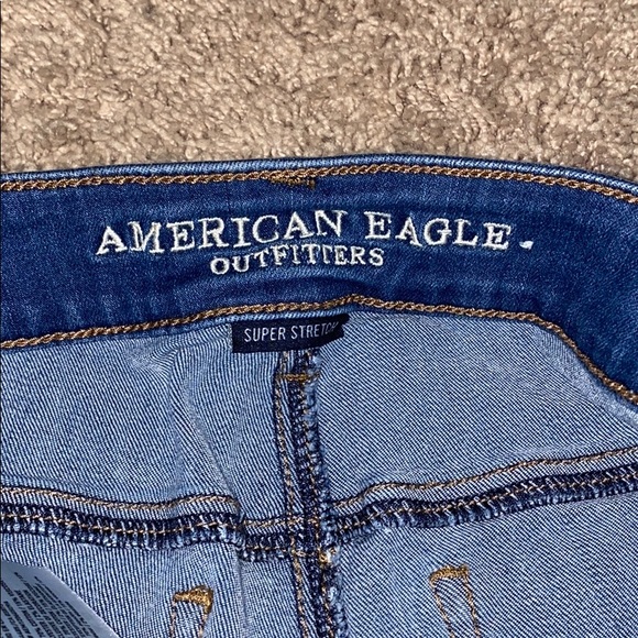 American Eagle Jean Shorts size 2 - Picture 3 of 5